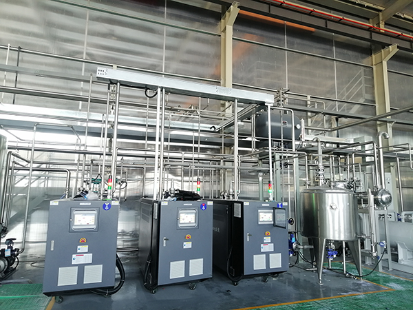 新材料生產(chǎn)真空干燥機模溫機