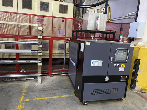 輥筒用高溫油溫機助力輥筒控溫，控制薄膜溫度