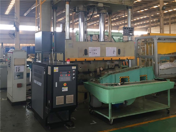 模溫機(jī)特點(diǎn)介紹「歐能機(jī)械」模溫機(jī)專(zhuān)業(yè)研發(fā)生產(chǎn)更優(yōu)質(zhì)